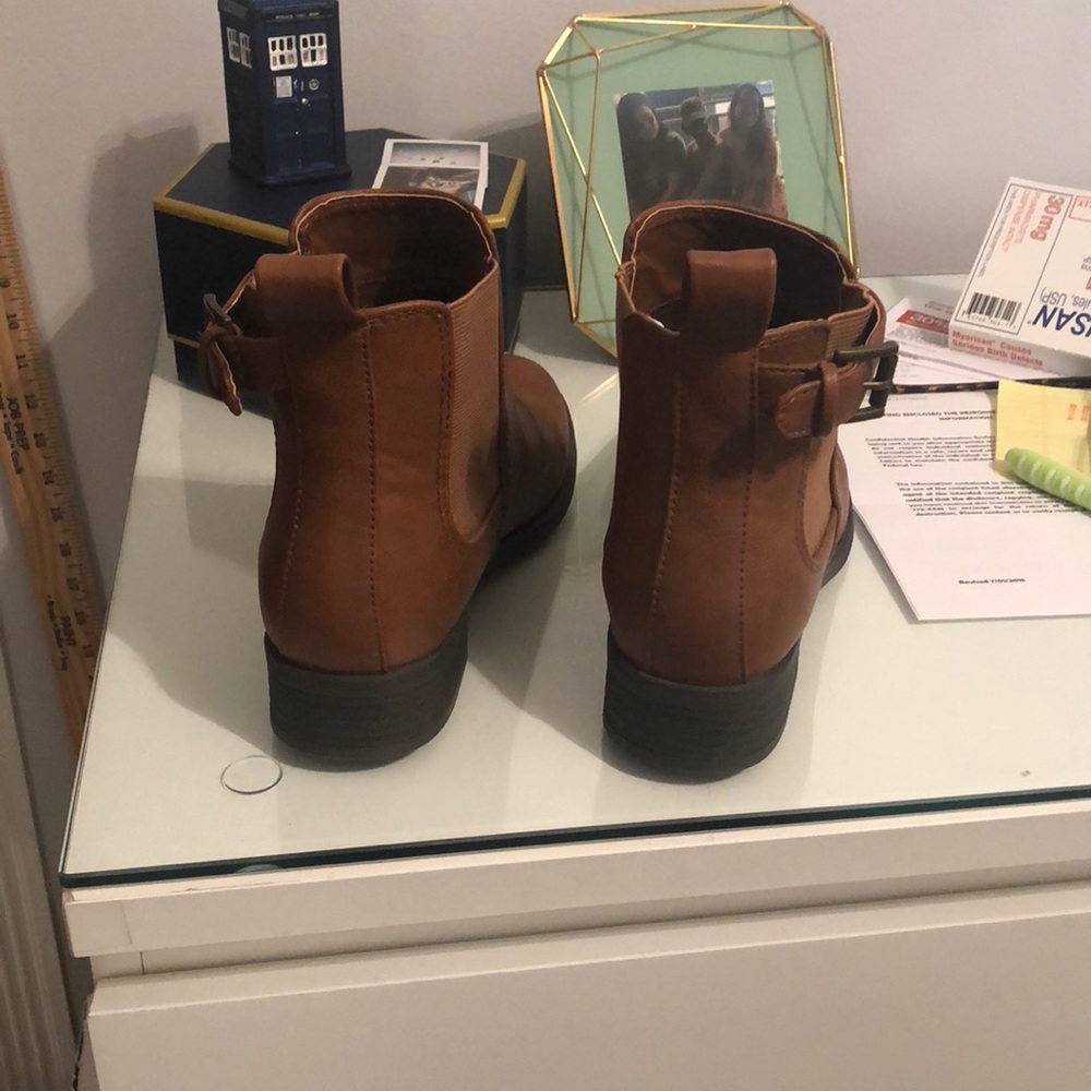 AEO Chelsea Boot - Picture 3 of 3